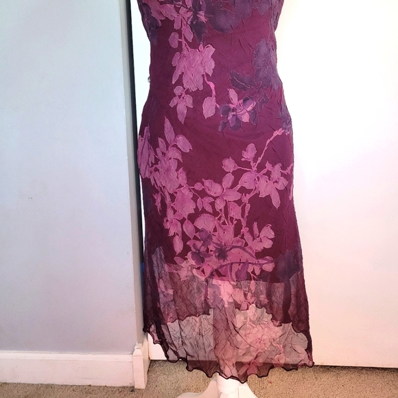 Maroon Lined Dress With Watercolor Floral Detail - Picture 6 of 6